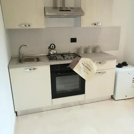 Pensjonat Home33 Bari